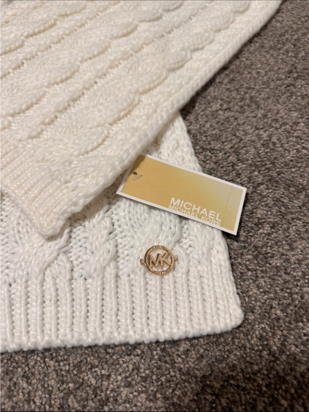 Sweater Subcategory Identification - Picture 2 of 7